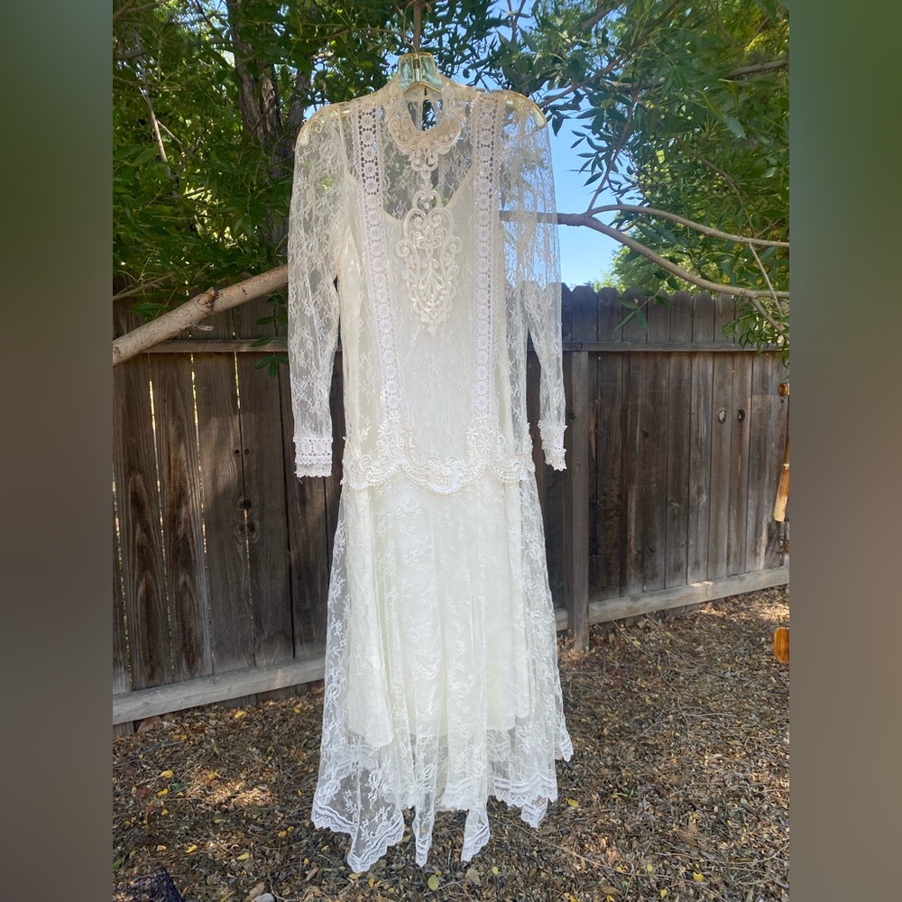 Jessica McClintock bridal vintage lace tiered flowy high neck 80s wedding gown